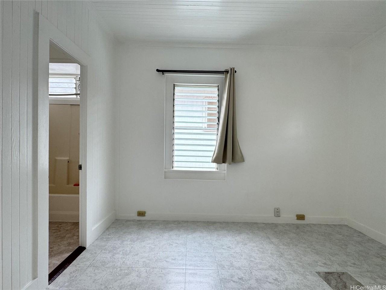 943 9th Ave #C - Photo 6 of 25