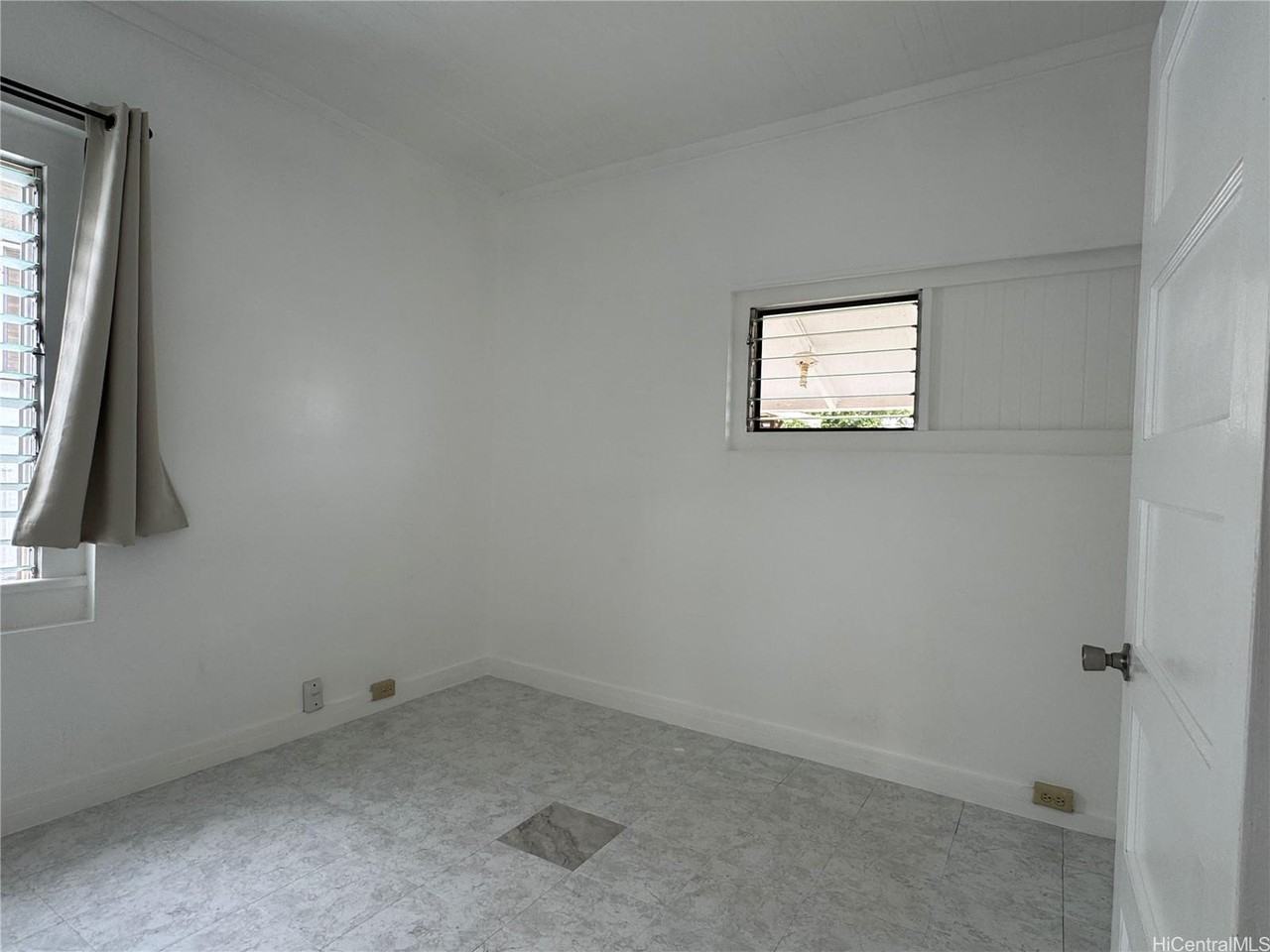 943 9th Ave #C - Photo 7 of 25