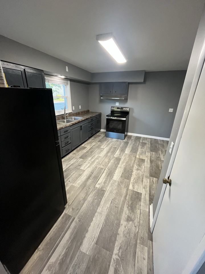 54 E 6th St #1 - Photo 4 of 19