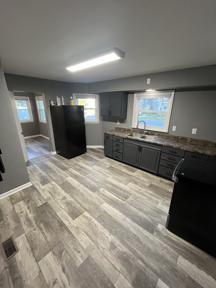 54 E 6th St #1 - Photo 5 of 19