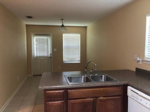 18592 Wisconsin St - Photo 5 of 11