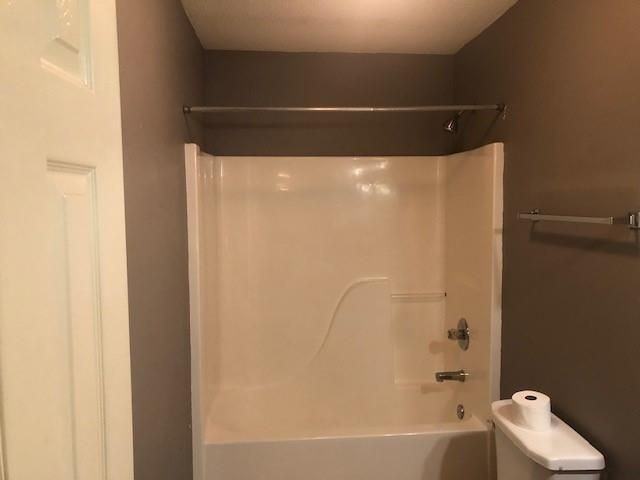 18592 Wisconsin St - Photo 7 of 11