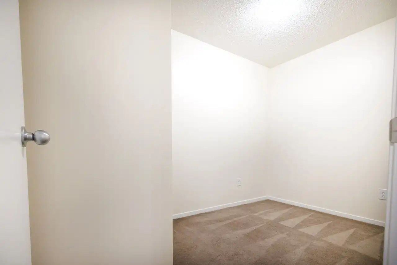 615 Secord Blvd NW - Photo 3 of 24