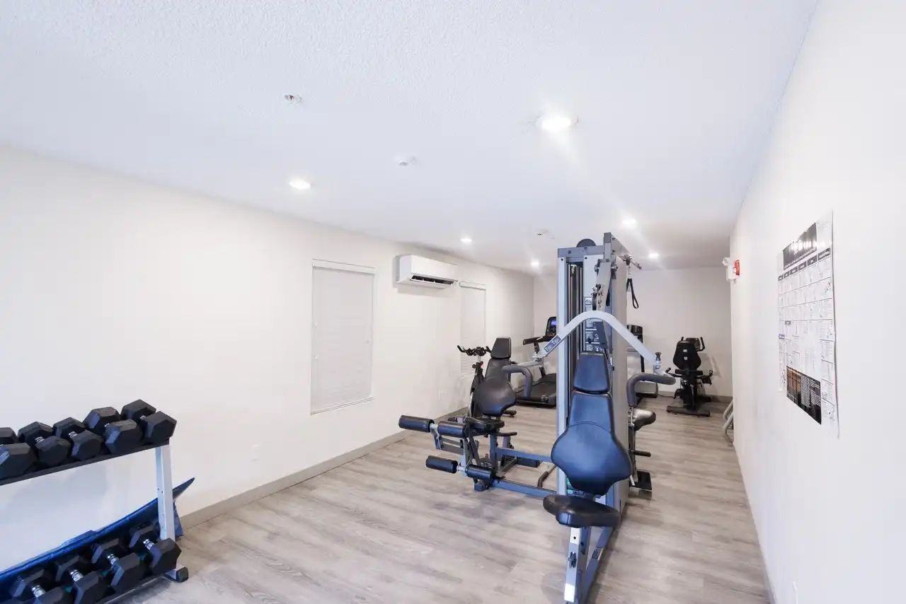 615 Secord Blvd NW - Photo 4 of 24