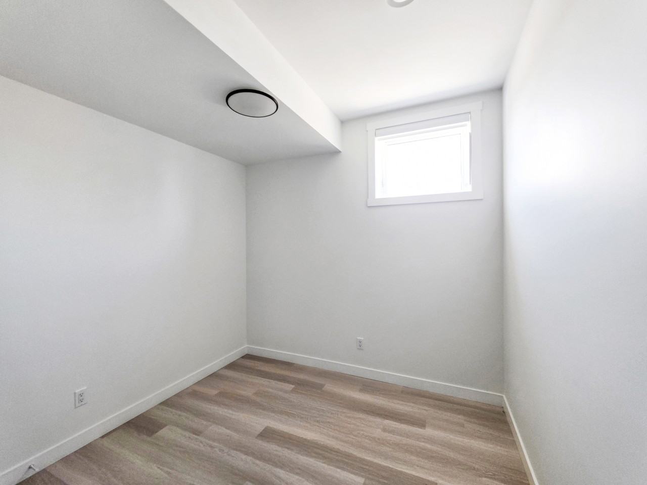 2108 Home Road NW, Calgary, AB - Photo 5 of 8