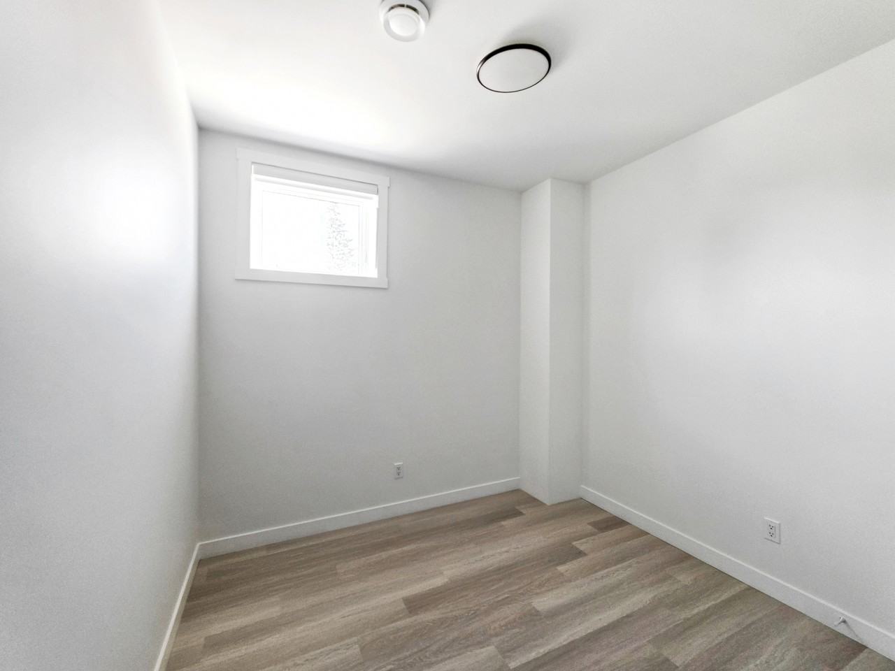 2108 Home Road NW, Calgary, AB - Photo 6 of 8