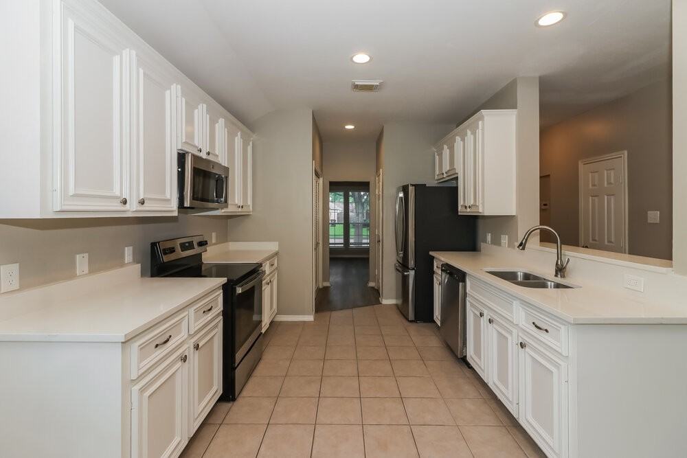 1427 Waterside Village Dr - Photo 6 of 16