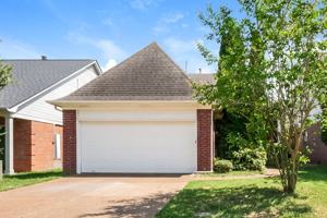 featured image of 8701 Eagle View Dr