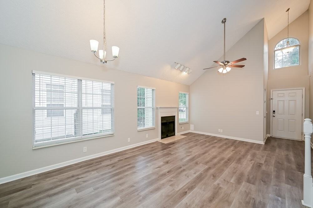 3521 Glenfalls Dr - Photo 5 of 17