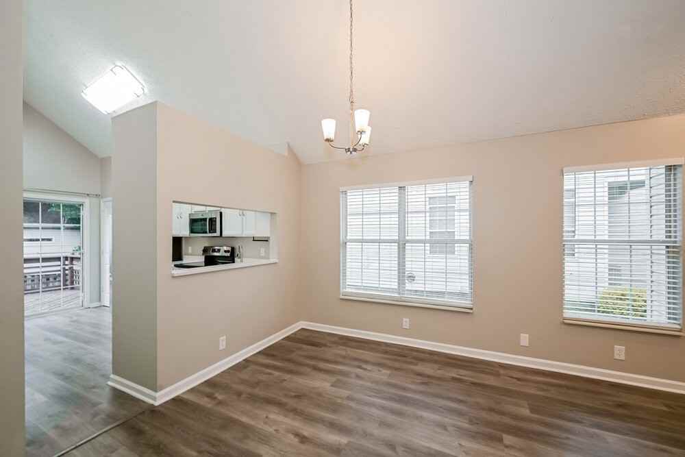 3521 Glenfalls Dr - Photo 7 of 17