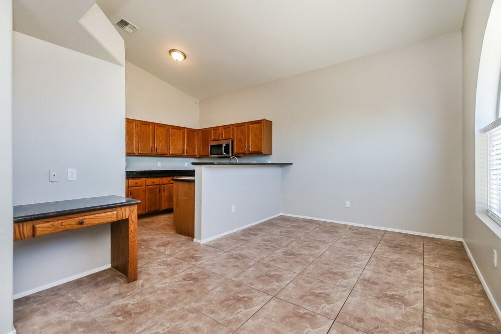 4514 E Scott Ave - Photo 6 of 17