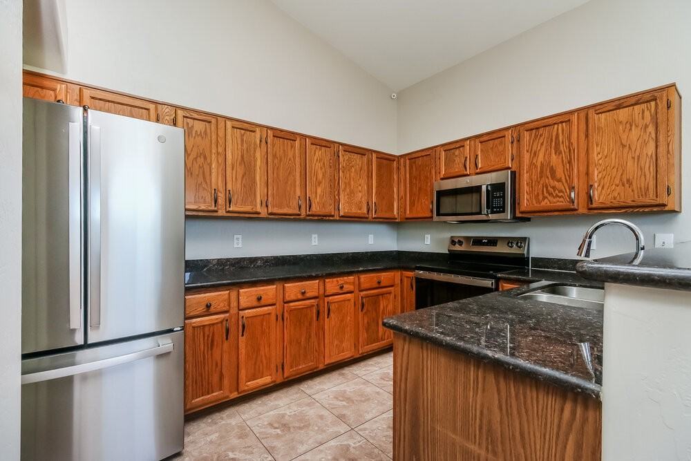 4514 E Scott Ave - Photo 7 of 17