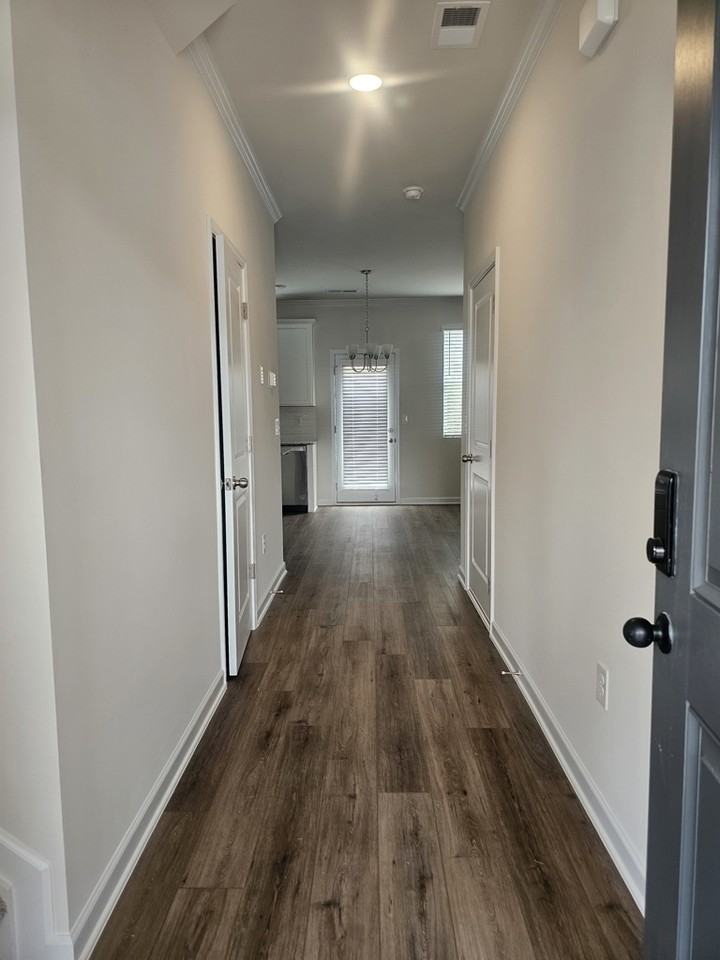 831 River Gardens Dr - Photo 4 of 14