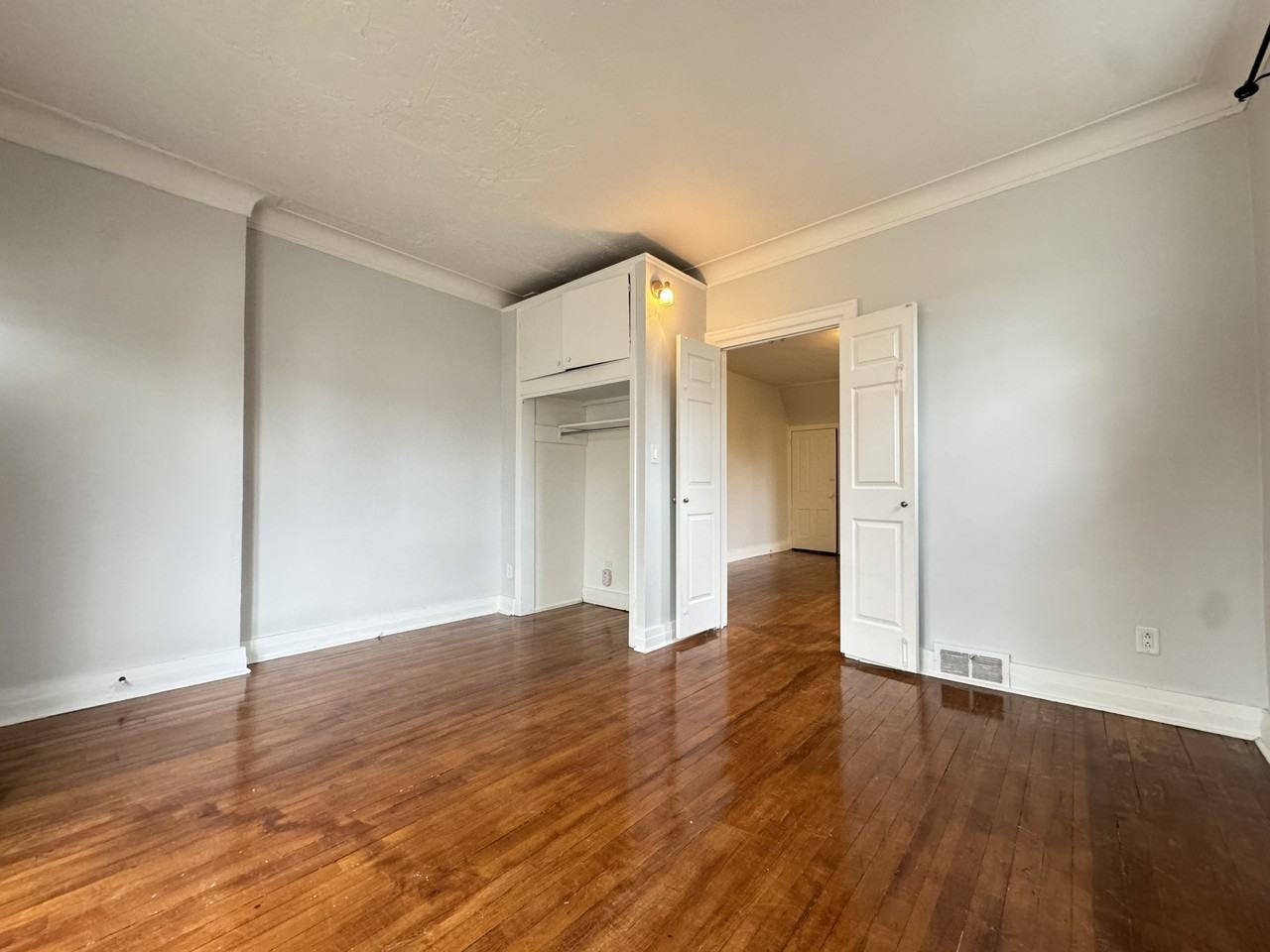 26 Eastchester Ave #1 - Photo 4 of 13