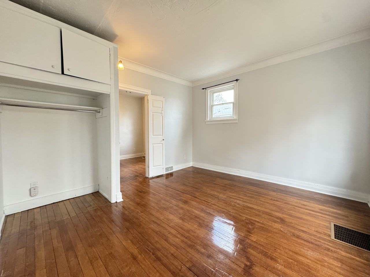 26 Eastchester Ave #1 - Photo 5 of 13