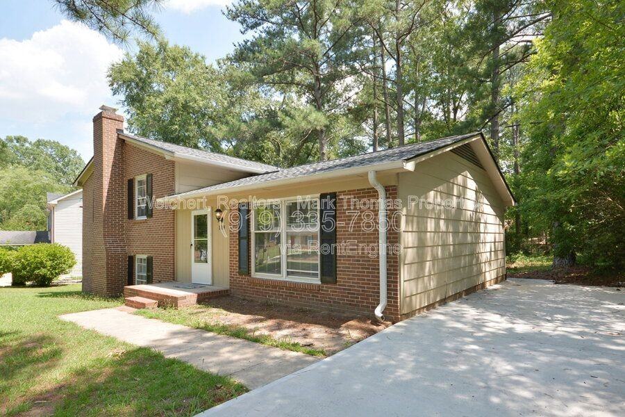 119 Monterey Ln - Photo 3 of 32