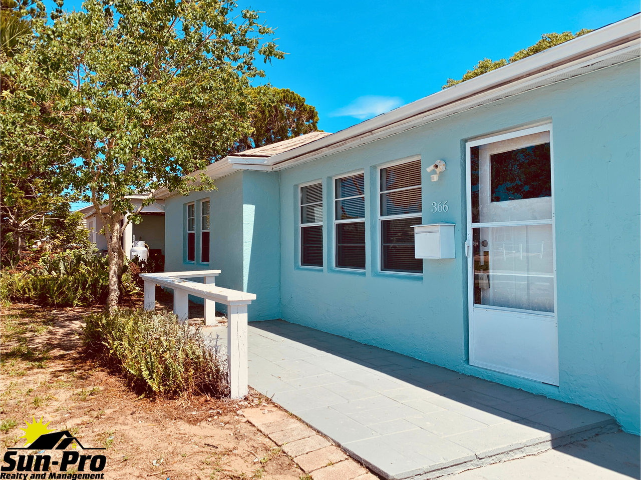 366 Golf Blvd - Photo 2 of 22