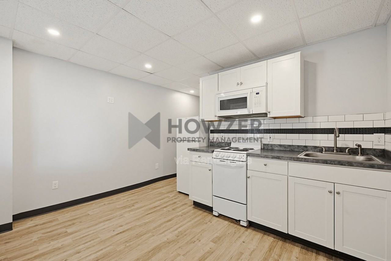 127 Park St #10 - Photo 3 of 25