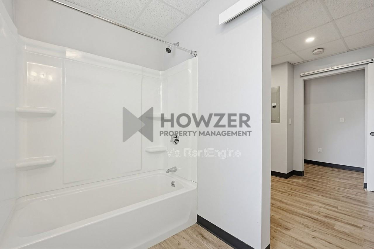 127 Park St #10 - Photo 5 of 25