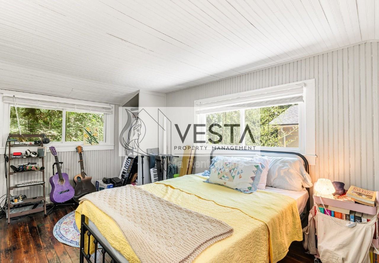 29 Ivy St N - Photo 7 of 17