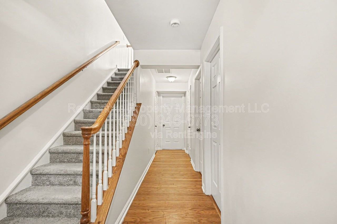 15826 Marvin Rd - Photo 6 of 28