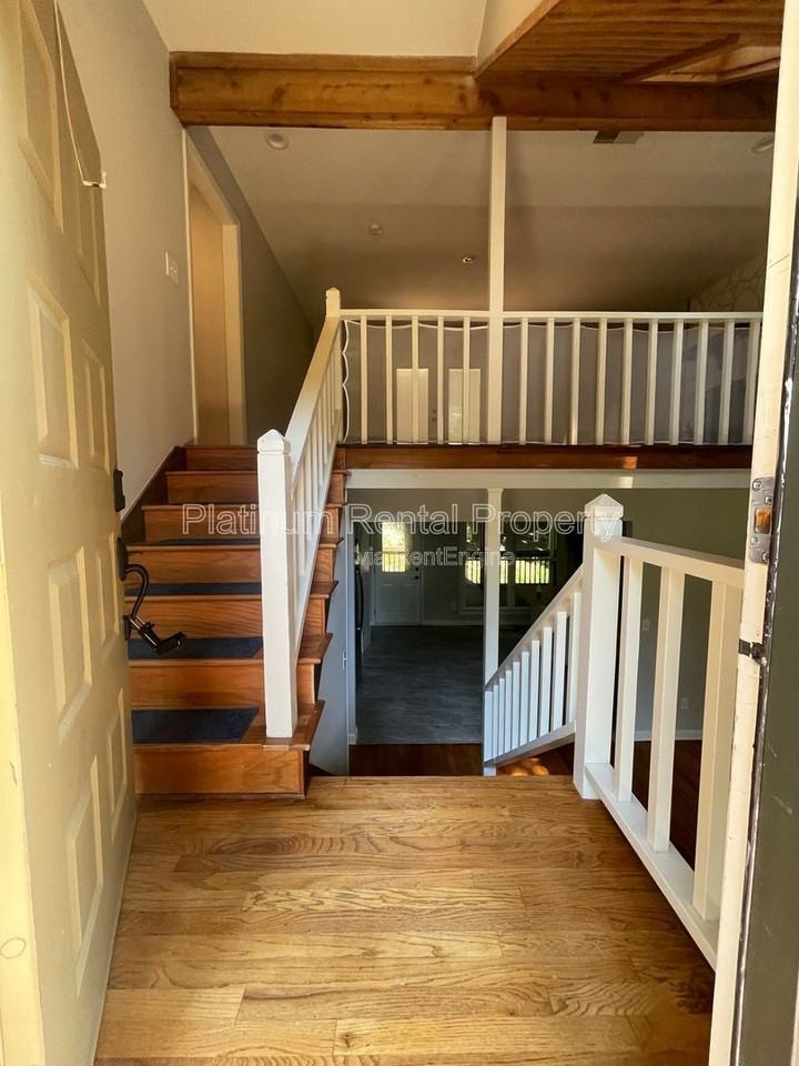 4186 Nowata Dr Ne - Photo 4 of 43