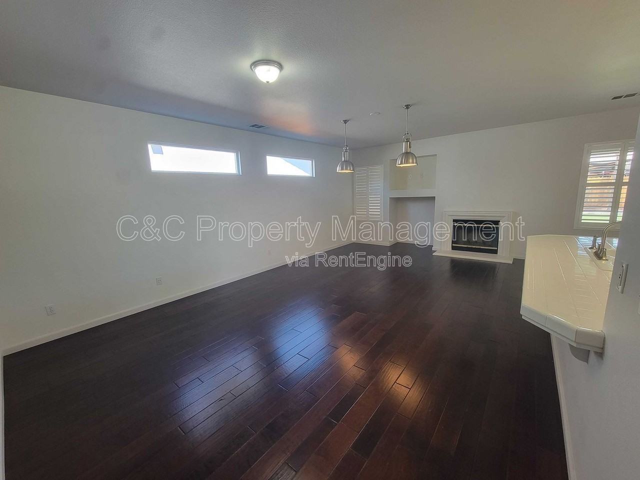 1124 W Sandstone Dr - Photo 3 of 13