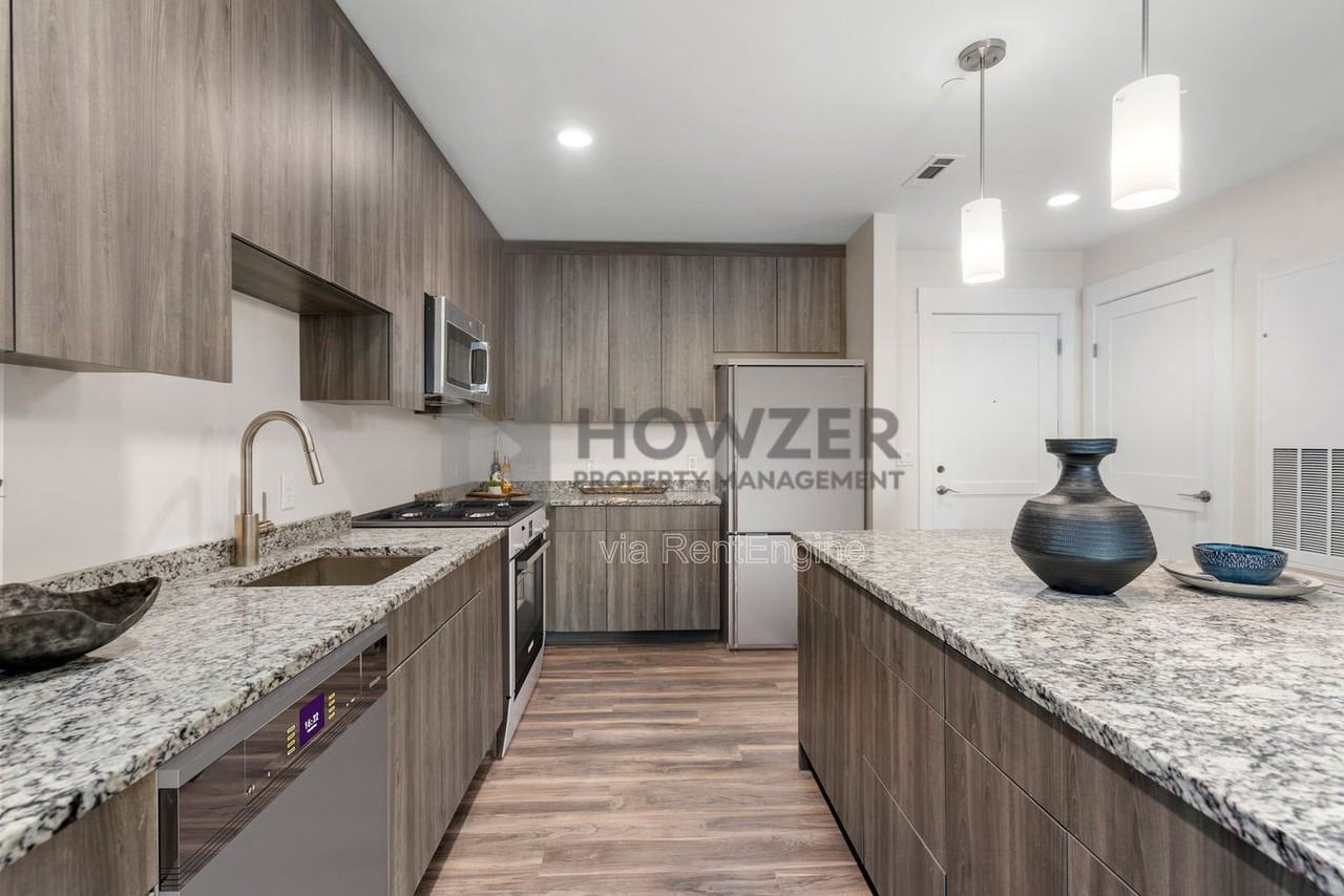 850 Falmouth Rd #204 - Photo 4 of 13