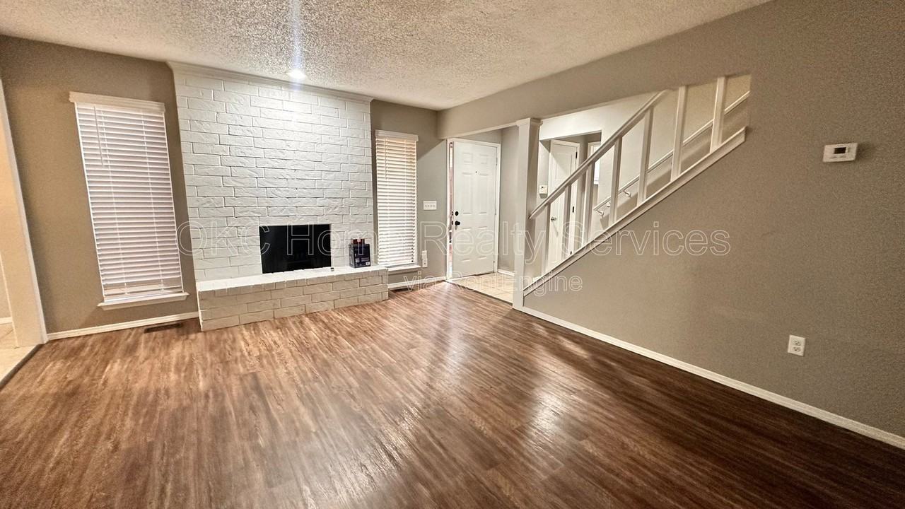 6713 Lyrewood Ln - Photo 5 of 27
