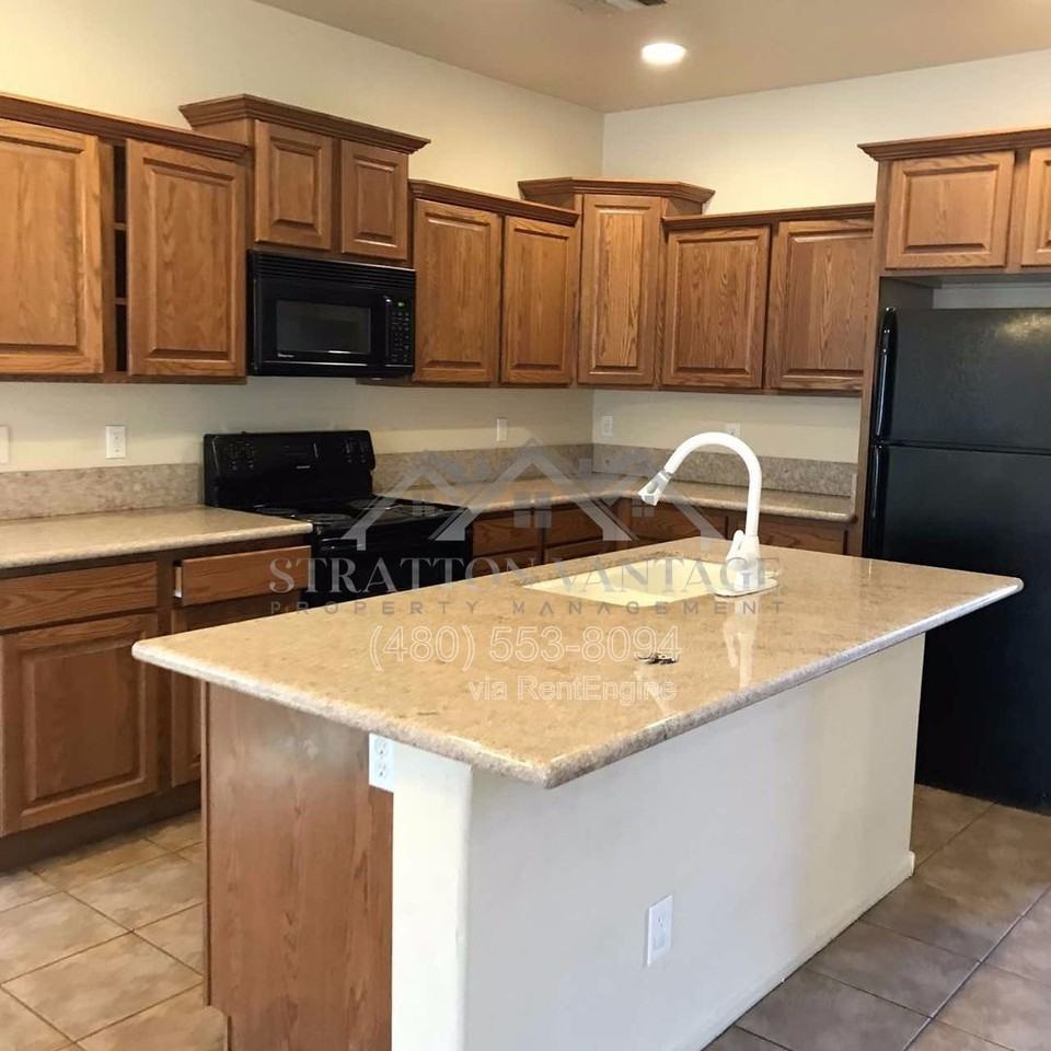 2919 S 93rd Ave - Photo 3 of 24