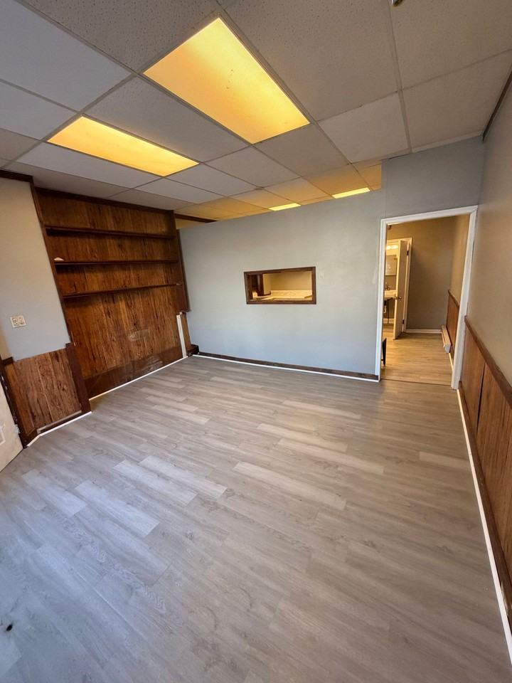 600 N 12th St #1F - Photo 2 of 6