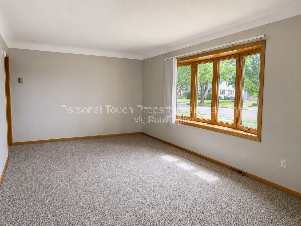 2311 7th St S - Photo 3 of 30
