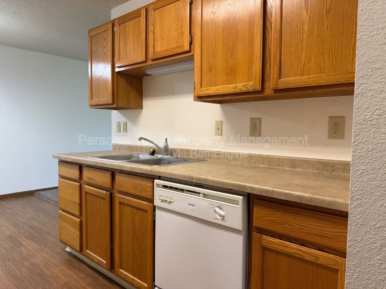 1121 14th Ave E #20 - Photo 5 of 19
