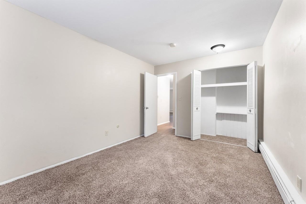 23700 W Warren St #7821 - Photo 2 of 2
