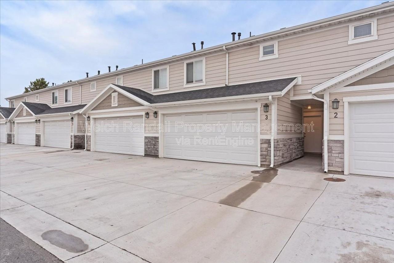 1177 W Shady Brook Ln #4