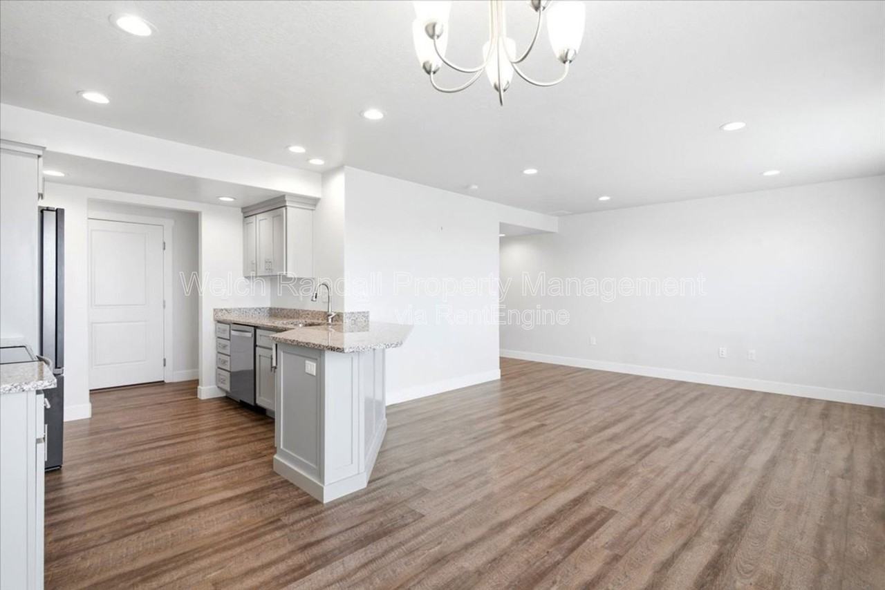4173 S 2825 W #206 - Photo 6 of 34