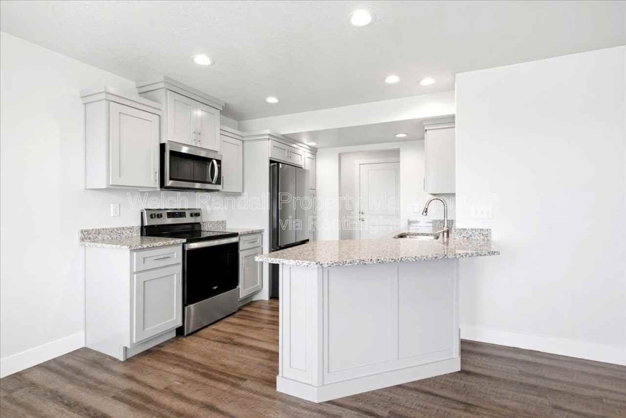 4173 S 2825 W #206 - Photo 7 of 34