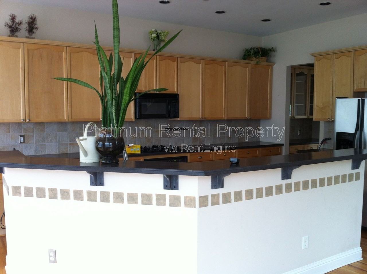 201 Creekway Xing Se - Photo 2 of 13