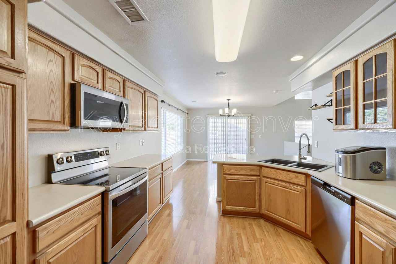 19026 E 51st Pl - Photo 4 of 12