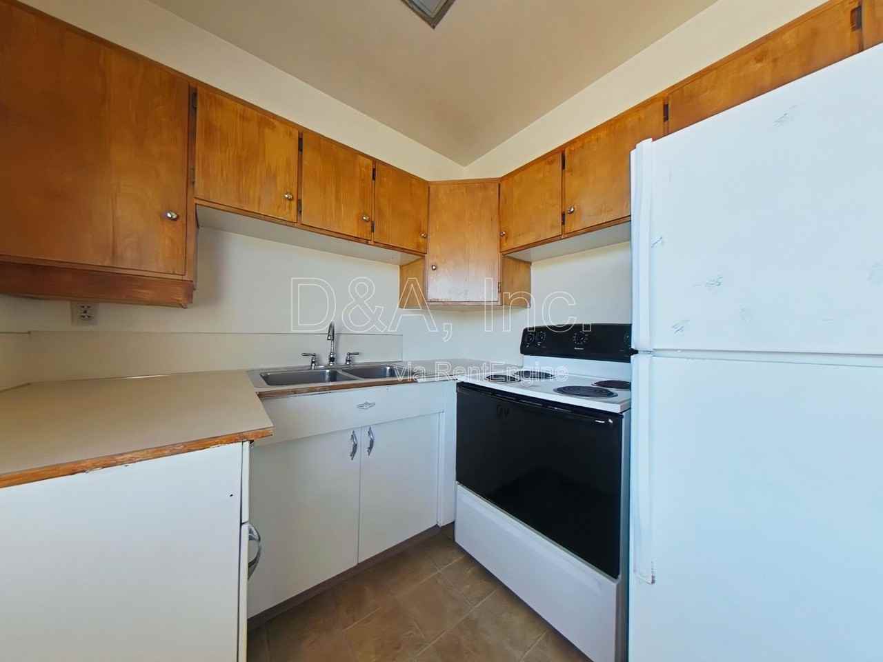 428 Nw 25th St - Photo 4 of 10