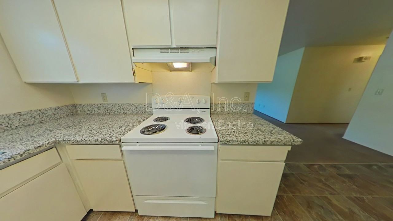 1150 Nw Walnut Blvd - Photo 5 of 15