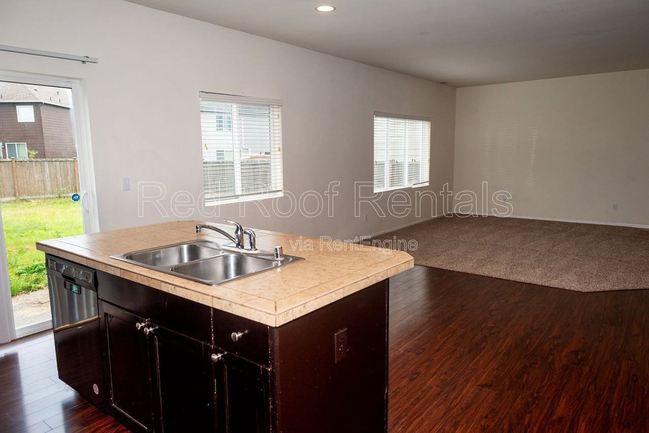 2530 193rd St E - Photo 5 of 31