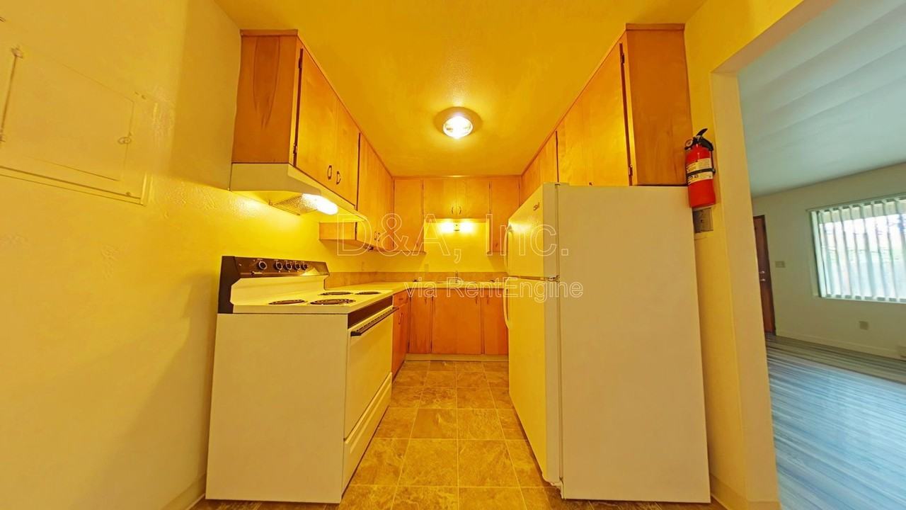1110 Nw Fillmore Ave - Photo 4 of 12