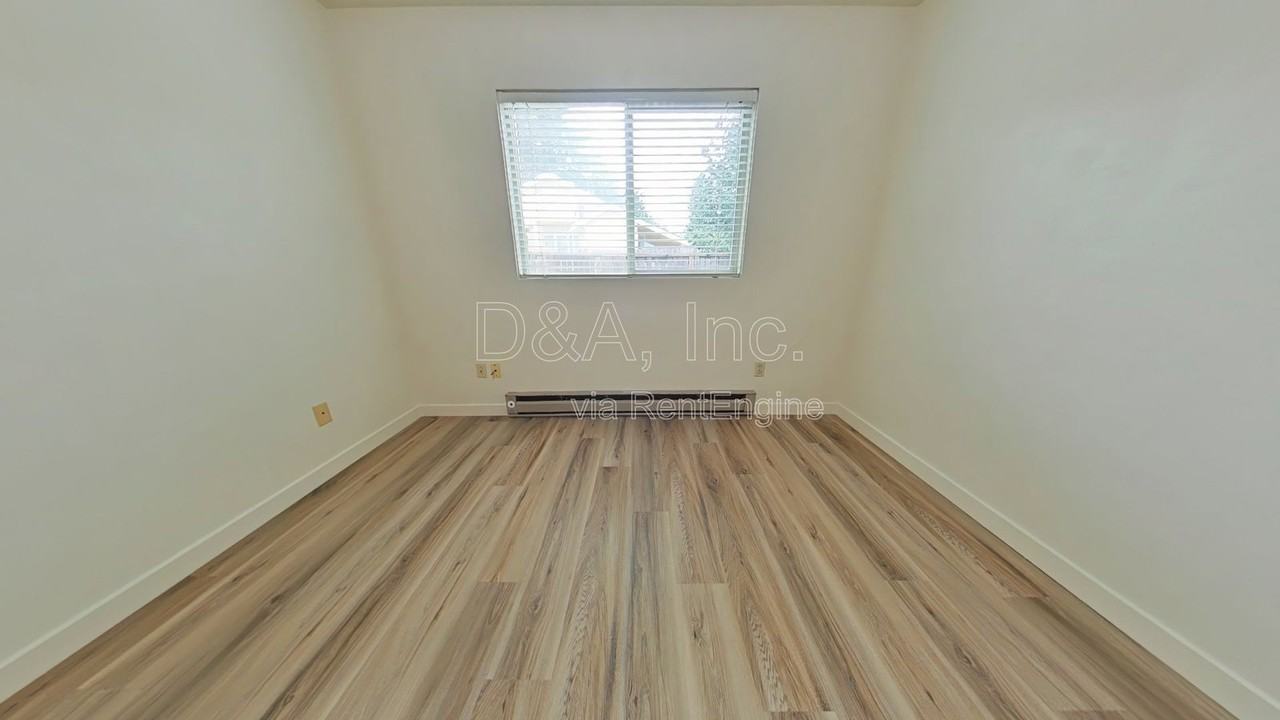 1110 Nw Fillmore Ave - Photo 7 of 12