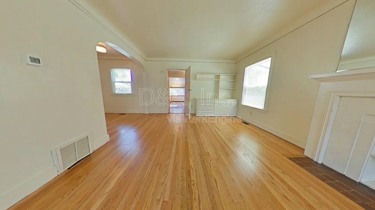 337 Nw 23rd St - Photo 4 of 13