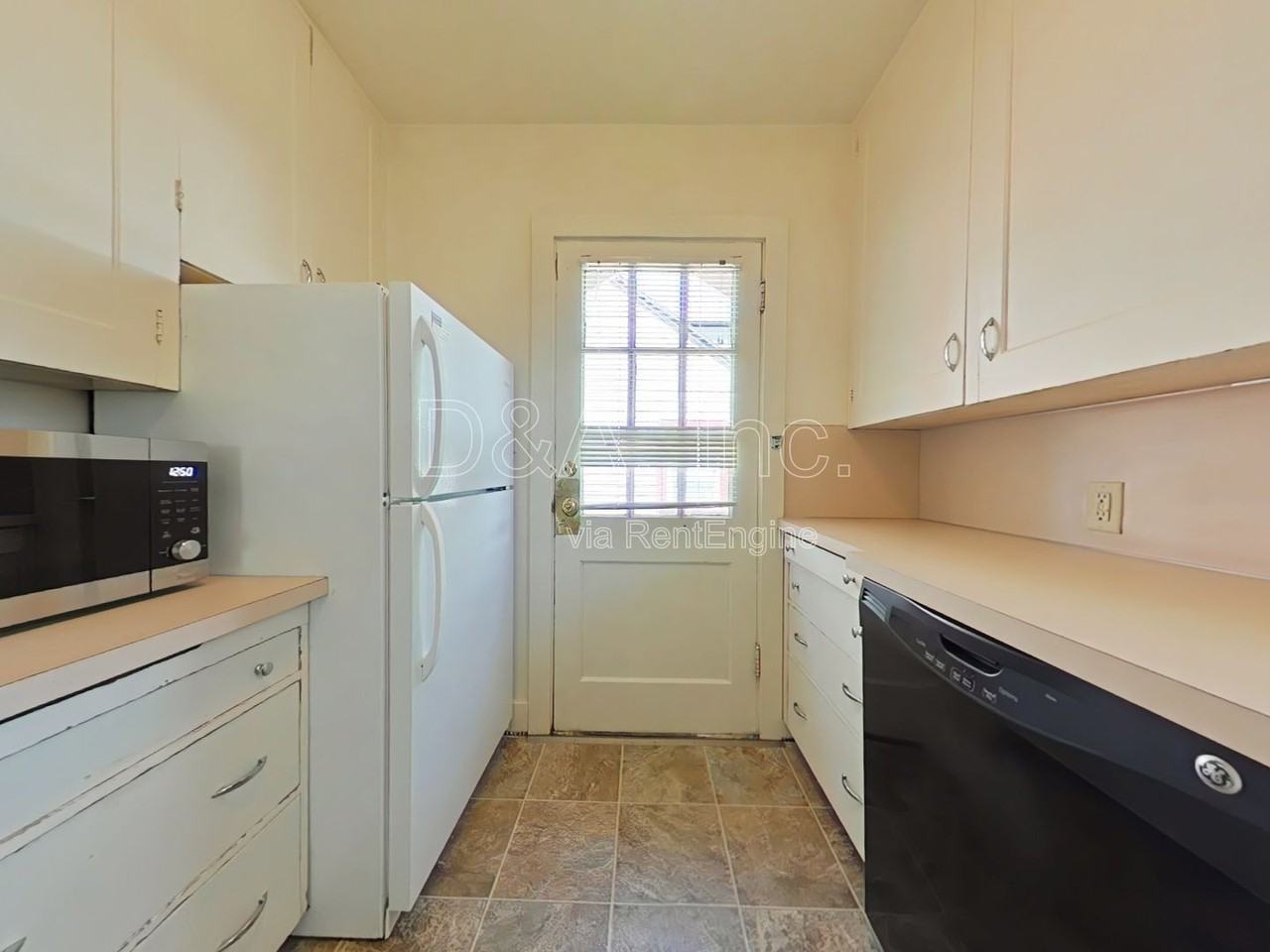 337 Nw 23rd St - Photo 6 of 13