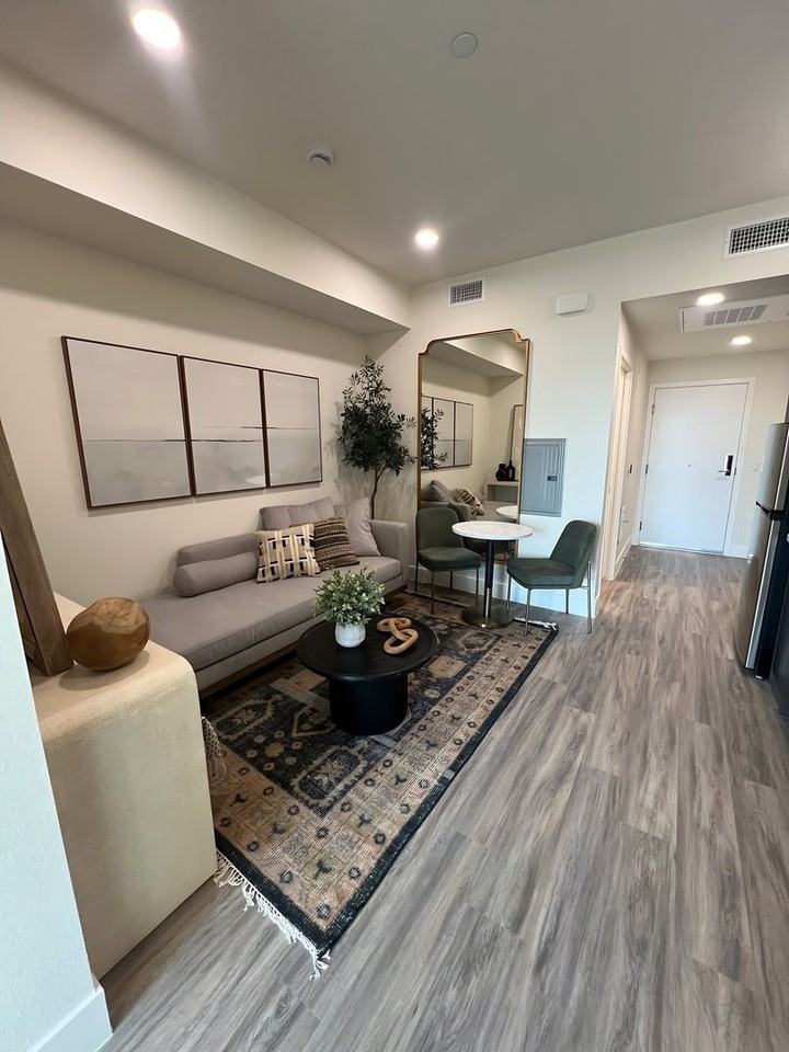 1450 W Washington Blvd #408A - Photo 2 of 6