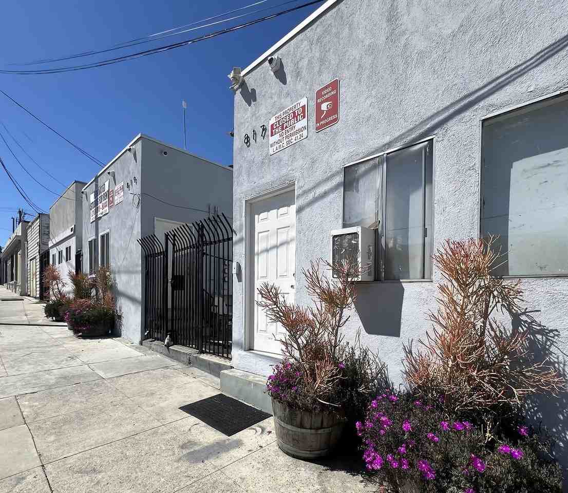 819 S Palos Verdes St #E - Photo 2 of 8