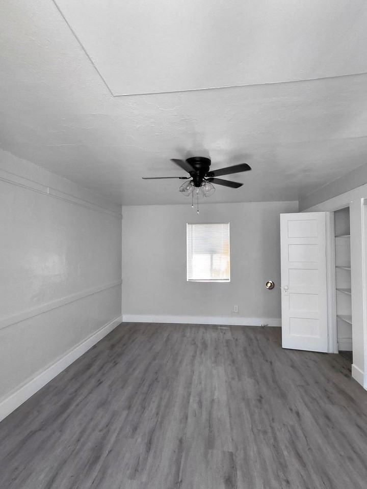 819 S Palos Verdes St #C - Photo 3 of 5
