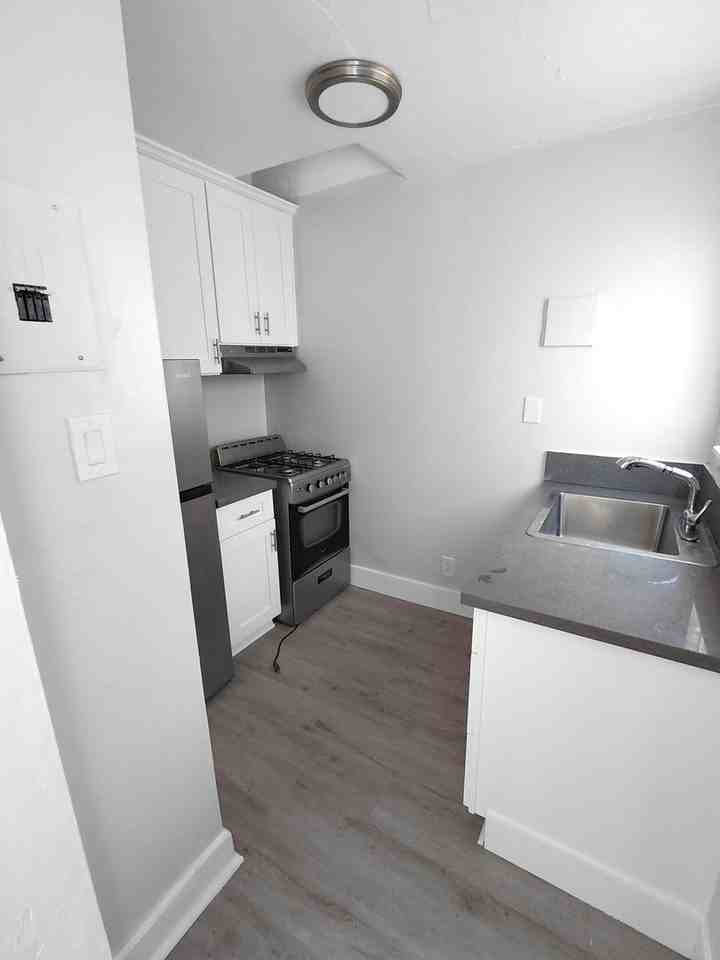 819 S Palos Verdes St #C - Photo 4 of 5